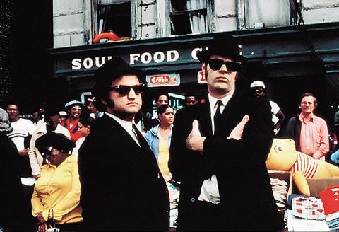 ブルース兄弟の活躍を描いた人気シリーズ