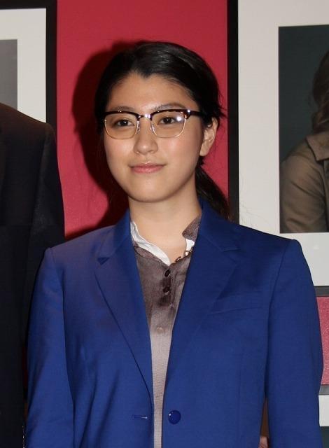 成海璃子、ポール・スミス氏のファッションチェックに照れ笑い