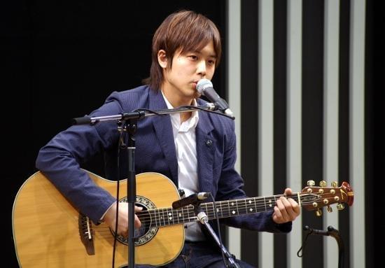 友和＆百恵さん長男・三浦祐太朗、松山千春カバーでソロデビュー