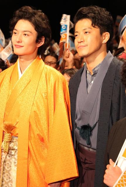 小栗＆岡田爆笑 「宇宙兄弟」初日にトータルテンボス飛び入り参加