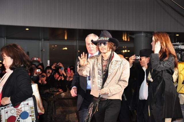 ジョニー・デップが9度目の来日、初の吸血鬼役「夢かなった」