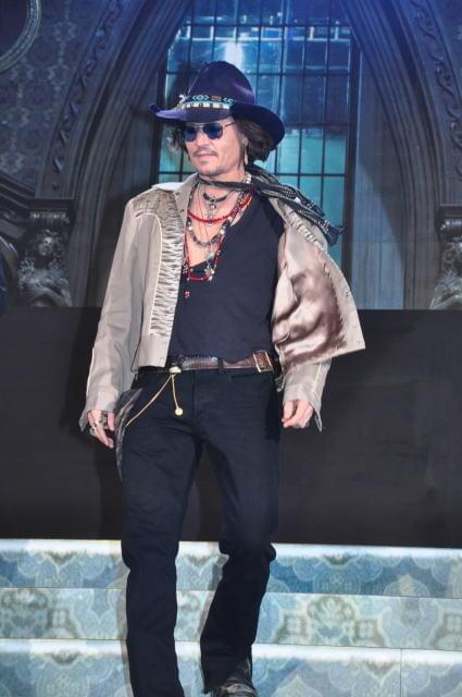 ジョニー・デップが9度目の来日、初の吸血鬼役「夢かなった」