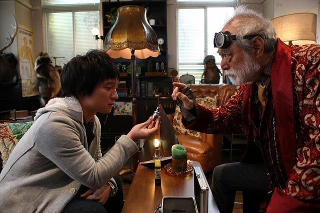 三上博史×笹野高史×濱田岳、東野圭吾のドラマシリーズ“笑”に主演