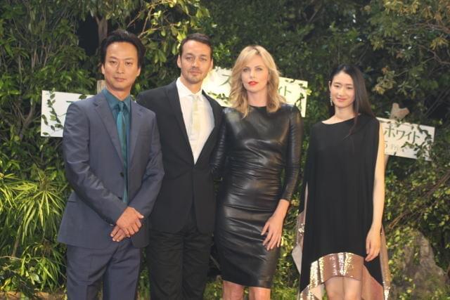 シャーリーズ・セロン＆小雪、美の競演 金環日食は興味なし!?