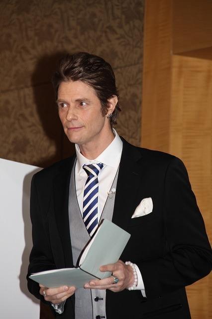 石田純一、夫婦で金環日食観察「もう1回プロポーズしそうになった」