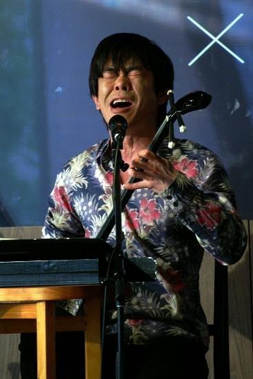 宮沢和史とMay J.が即興「風になりたい」コラボ