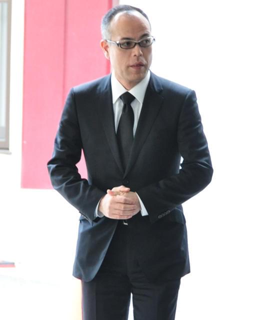 芦田愛菜ちゃん、新藤監督に最後の別れ 思い出の品々と共に出棺