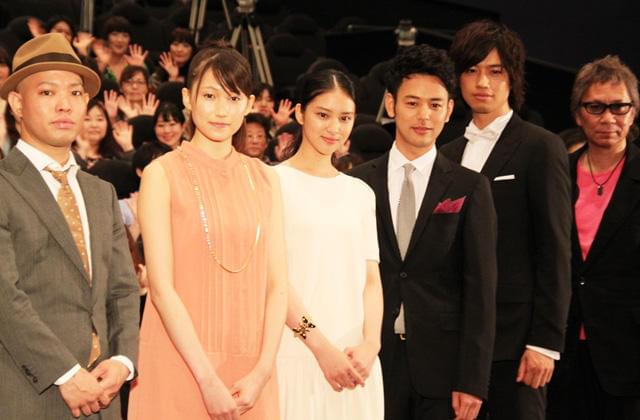 「愛と誠」初日舞台挨拶の様子