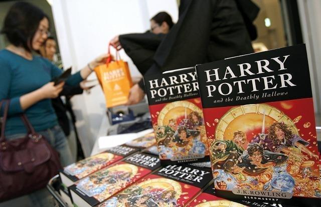 コミック界の巨匠アラン・ムーア最新コミックにハリポタ酷似の少年登場