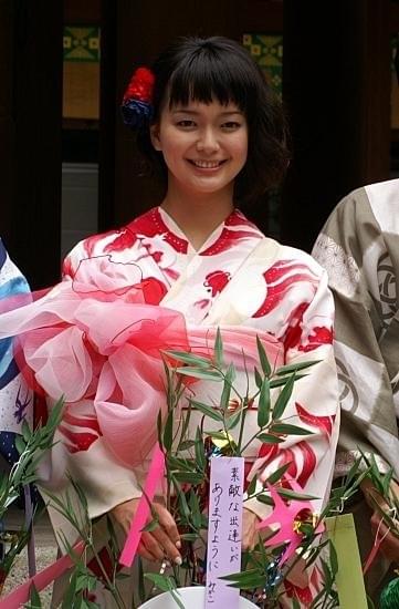 「浪花少年探偵団」に主演する多部未華子