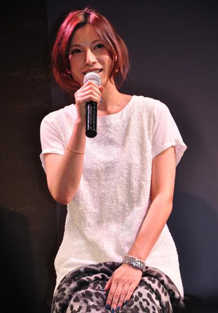 「アナザー」会見にバーチャル映像で貞子が乱入！