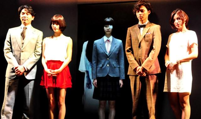 「アナザー」会見にバーチャル映像で貞子が乱入！