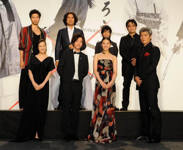 佐藤健＆武井咲＆蒼井優ら大集合「るろ剣」レッドカーペットに1000人熱狂