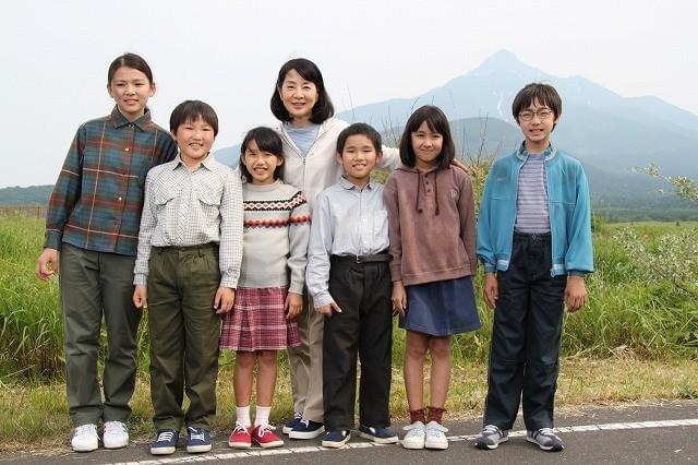 吉永小百合「北のカナリアたち」夏パート撮入 坂本監督＆木村大作は“舌”好調