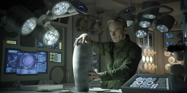 マイケル・ファスベンダー扮するアンドロイドが、 物語の重要なカギを握る!?