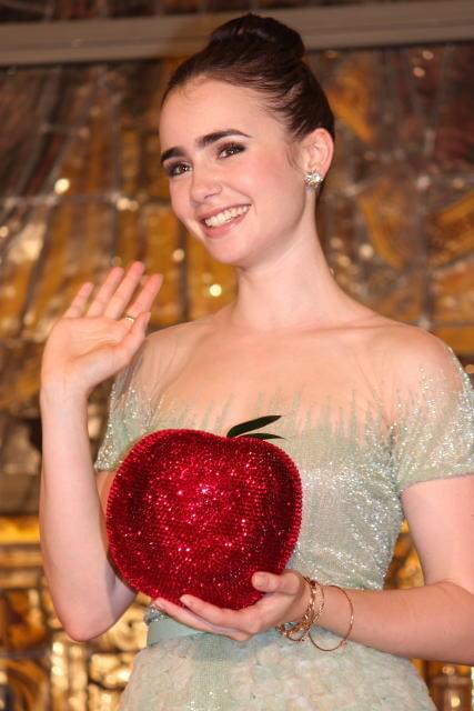 フィル・コリンズの娘リリー・コリンズが、主演作ひっさげ初来日