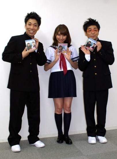 三田友梨佳アナ、セーラー服で登場