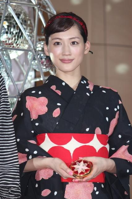 綾瀬はるか、気持ちは早くも大河モード 「ひみつのアッコちゃん」完成披露