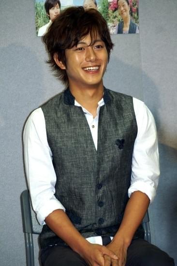 仲里依紗、2度目妊婦役で母性開花？「子どもかわいいな」