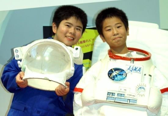 気分はすっかり“宇宙兄弟”!?