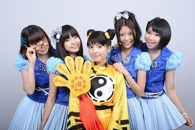 川島海荷、復活「キョンシー」を退治するアイドル道士に