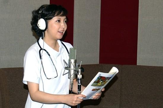 高橋由美子、38歳のナースコス披露「何本でも注射しちゃう！」