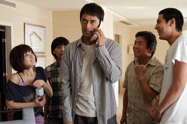 阿部寛が村上ショージとデコボコ詐欺師コンビに