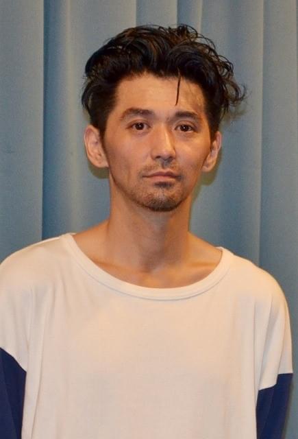 村上淳、主演のチュート徳井をベタぼめ！「この人以外考えられなかった」