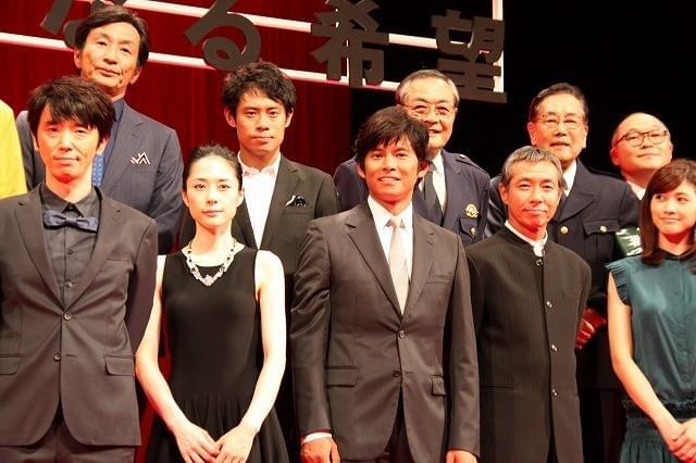 織田裕二、ファン4000人の拍手に言葉失う 1分間にわたり頭下げ続ける