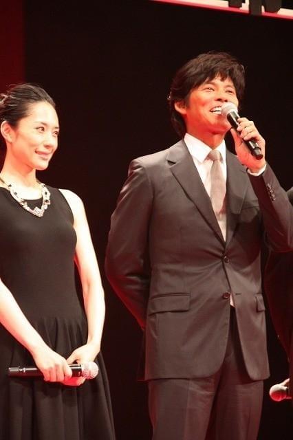 織田裕二、ファン4000人の拍手に言葉失う 1分間にわたり頭下げ続ける