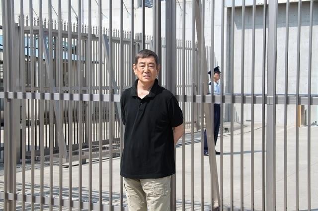 高倉健、ロケ地・富山刑務所で受刑者を激励「大切な人のところへ帰ってあげて」