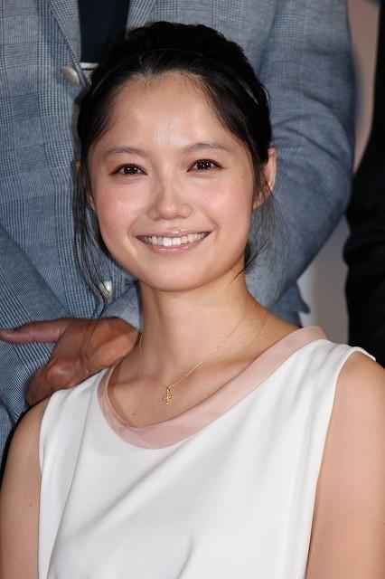 岡田准一＆宮崎あおい、笑顔で舞台挨拶「天地明察」完成披露