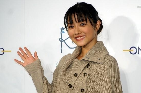 高いところ大好き石原さとみ、時計台てっぺんも余裕