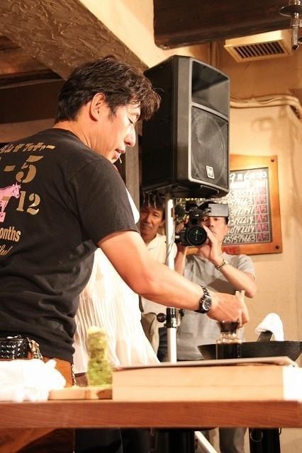 寺門ジモン、もこみちをライバル視 ファン30人に松阪牛振る舞う