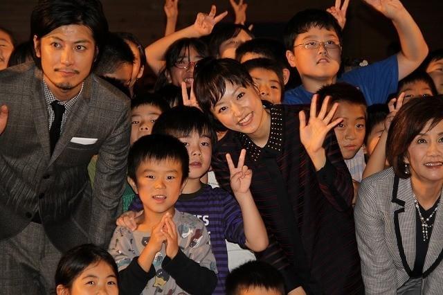 井上真央、大分に凱旋し観光特使任命！県民1000人の前で綱引き