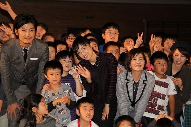 井上真央、大分に凱旋し観光特使任命！県民1000人の前で綱引き