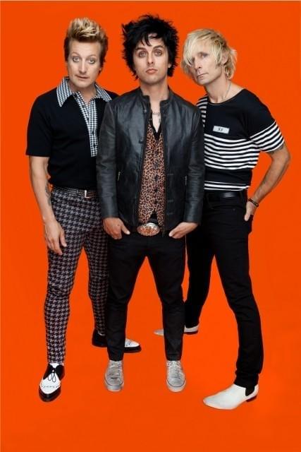 新曲を提供したグリーン・デイ