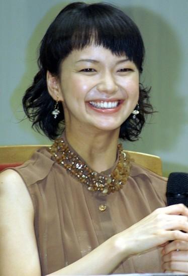 「ハッピーターン」発表会に出席した多部未華子