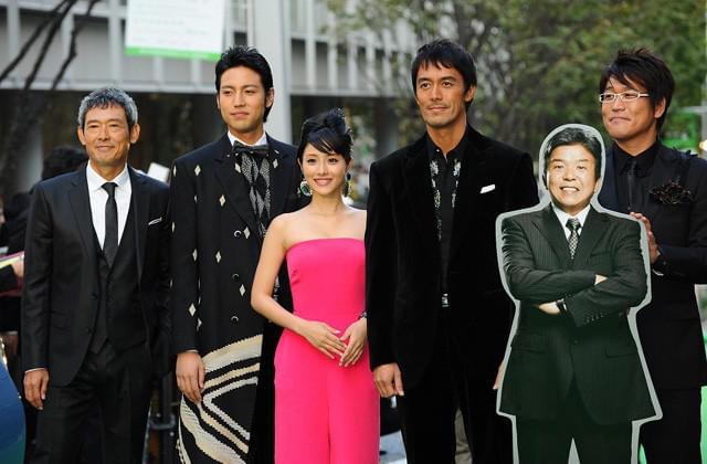 第25回東京国際映画祭開幕 グリーンカーペット上パフォーマンスに観客熱狂