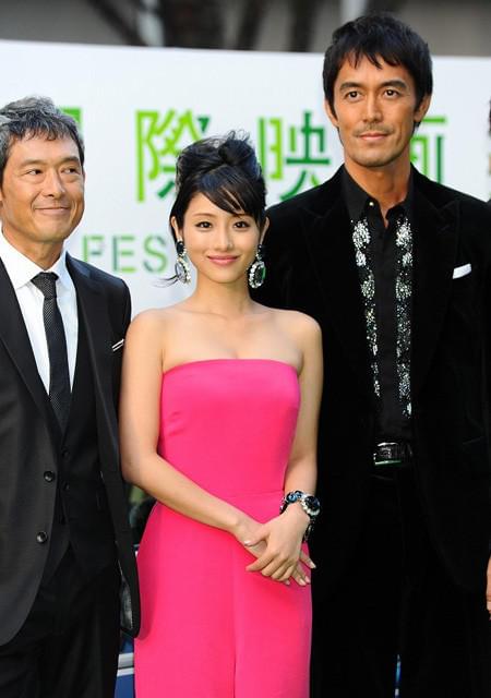 第25回東京国際映画祭開幕 グリーンカーペット上パフォーマンスに観客熱狂