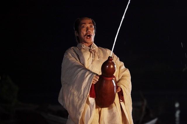 野村萬斎が観客を前に放尿!?