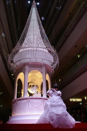 よろよろポロリでもかわいい 愛菜ちゃん、本格プリンセス衣装に苦戦