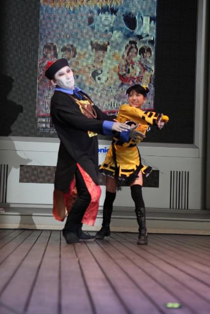 川島海荷、生アクションでキョンシー退治 ちびっ子も大歓声