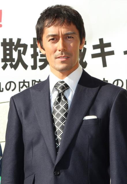 「不謹慎ですみません」詐欺師演じた阿部寛、詐欺撲滅をアピール