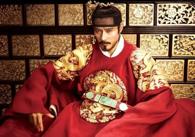 一人二役で時代劇に挑んだイ・ビョンホン