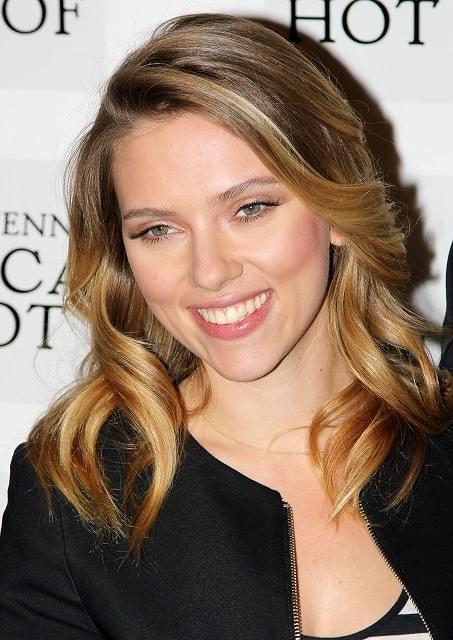 スカーレット・ヨハンソン、念願のお天気お姉さんに！