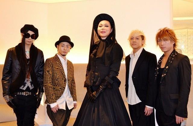 MUCC＆ミッツ、「ウーマン・イン・ブラック」プレミアで“ムック・マングローブ”結成!?