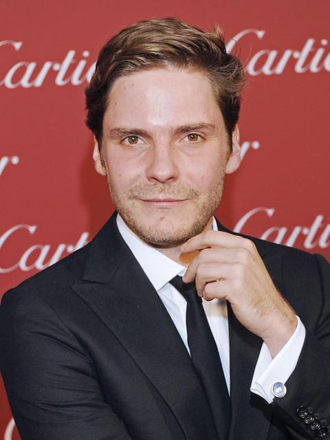 ウィキリークス映画に出演するダニエル・ブリュール