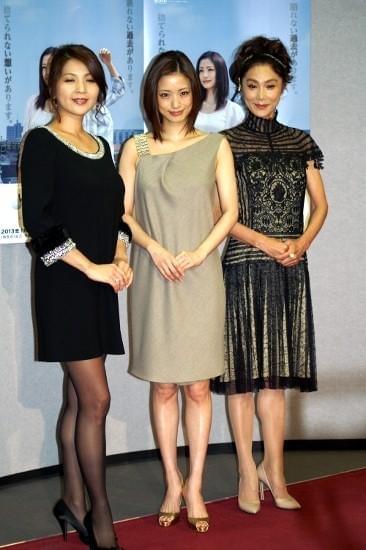 上戸彩、元受刑者役でスマイル封印