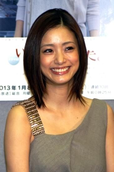 上戸彩、元受刑者役でスマイル封印